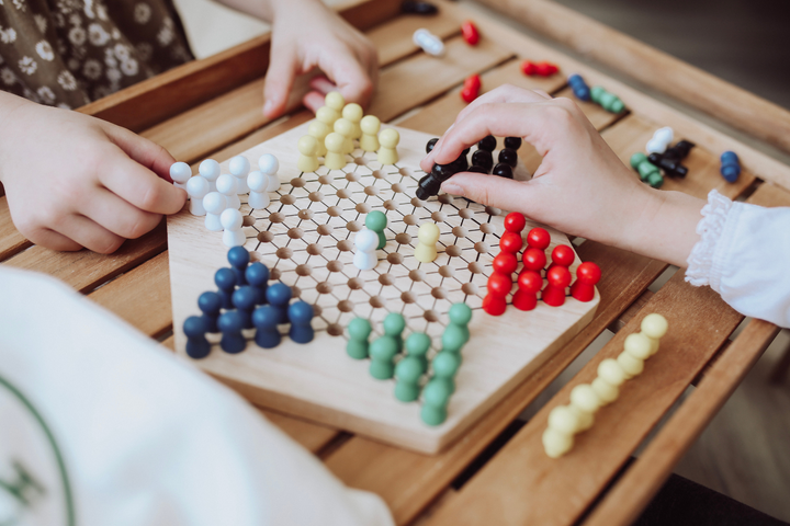 Brettspiel Halma aus Holz - Natureich